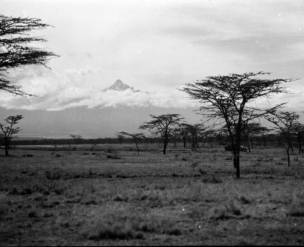 https://commons.wikimedia.org/wiki/File:Mount_Kenya_1936.jpg