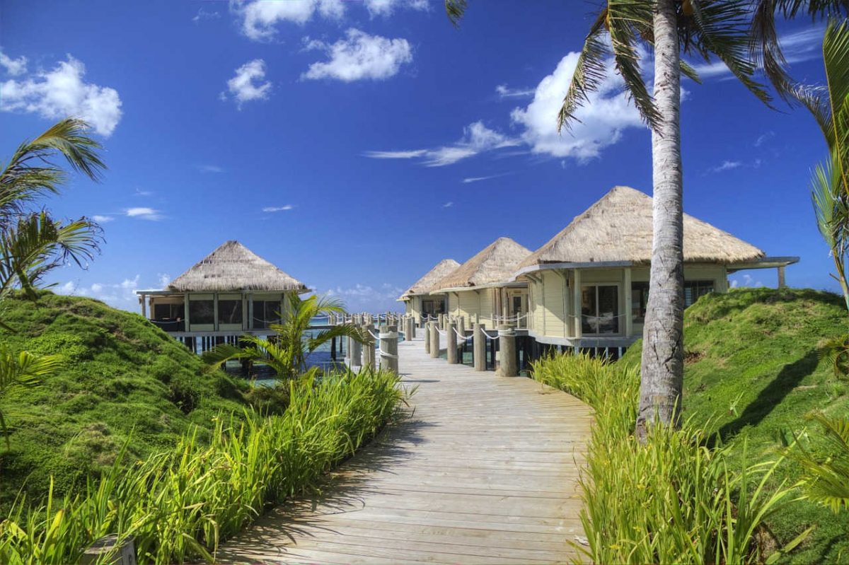 https://pixabay.com/en/samoa-beach-hut-ocean-tropics-sky-213160/