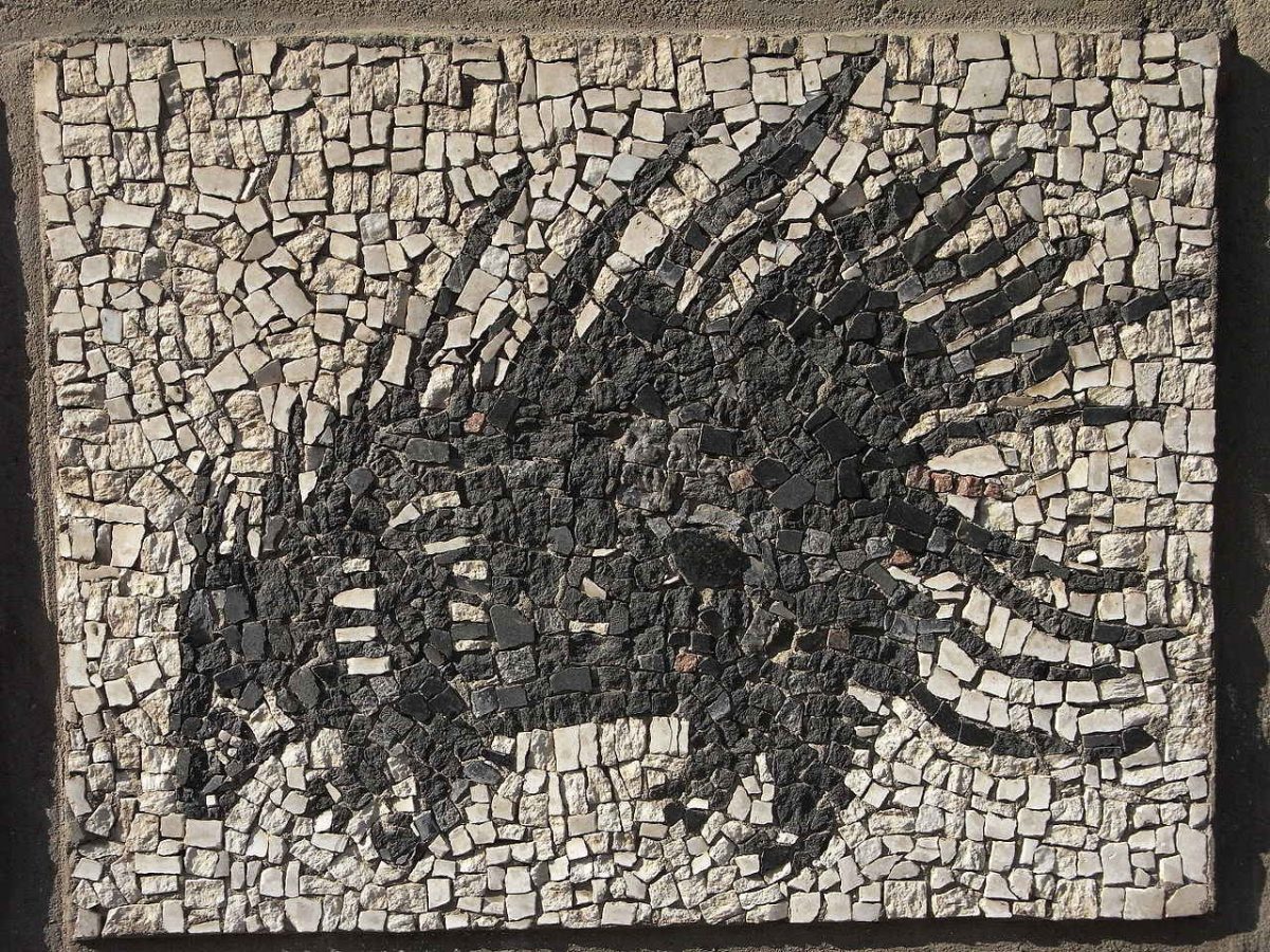 https://commons.wikimedia.org/wiki/File:Belgrade_zoo_mosaic0109.JPG