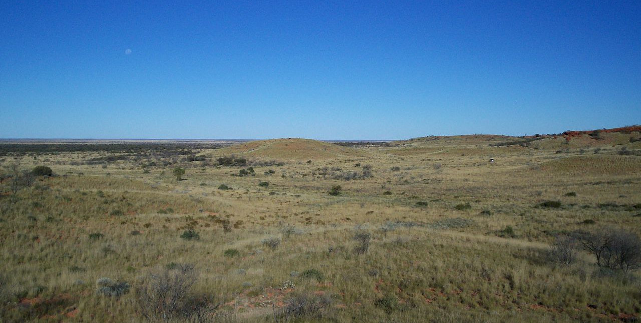 https://commons.wikimedia.org/wiki/File:Gibson_Desert_and_moon_from_Alfred_%26_Marie_Range.jpg