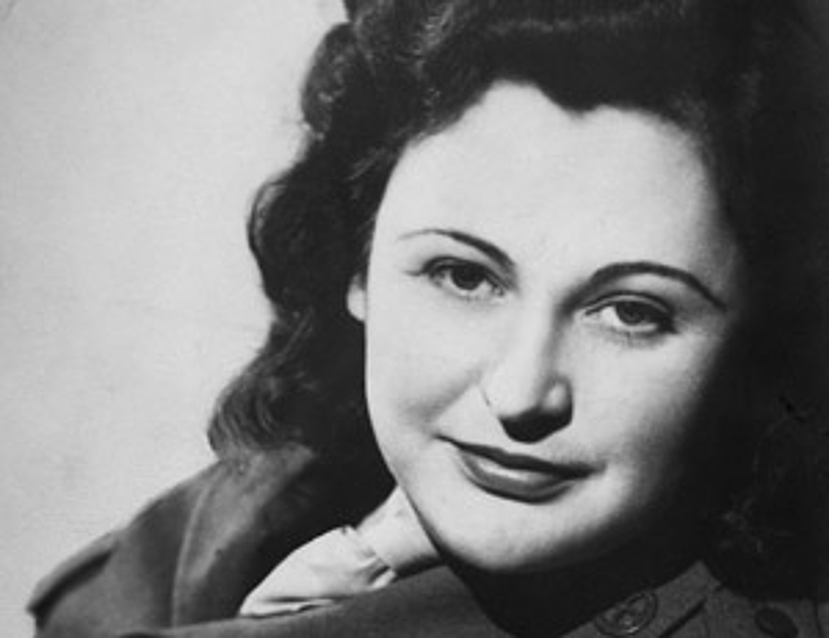 https://commons.wikimedia.org/wiki/File:Nancy_Wake_(1945).jpg