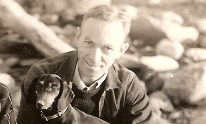 https://commons.wikimedia.org/wiki/File:EB_White_and_his_dog_Minnie.png