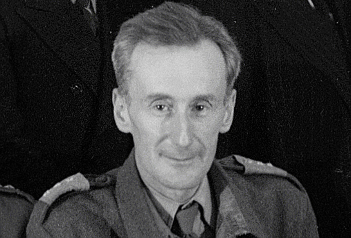 https://commons.wikimedia.org/wiki/File:Jozef_Czapski_January_21_1943_LOC_matpc.21627.jpg