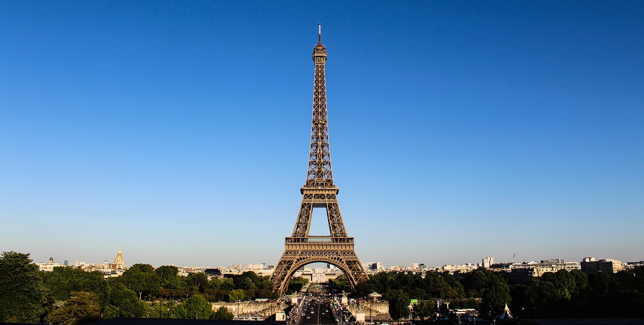 https://pixabay.com/fr/photos/paris-france-tour-eiffel-monument-2495107/