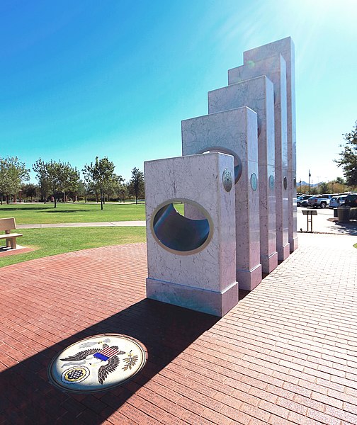 https://commons.wikimedia.org/wiki/File:Anthem_Veterans_Memorial_(15585427880)_crop.jpg