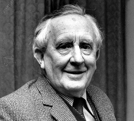 https://commons.wikimedia.org/wiki/File:Tolkien_-_49988790191.jpg