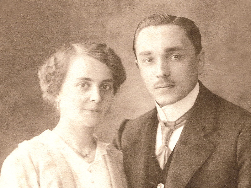 https://commons.wikimedia.org/wiki/File:Friedrich_and_Pauline_Kellner_in_1914.jpg