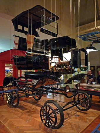 https://commons.wikimedia.org/wiki/File:Detroit_FordMuseum_01.jpg