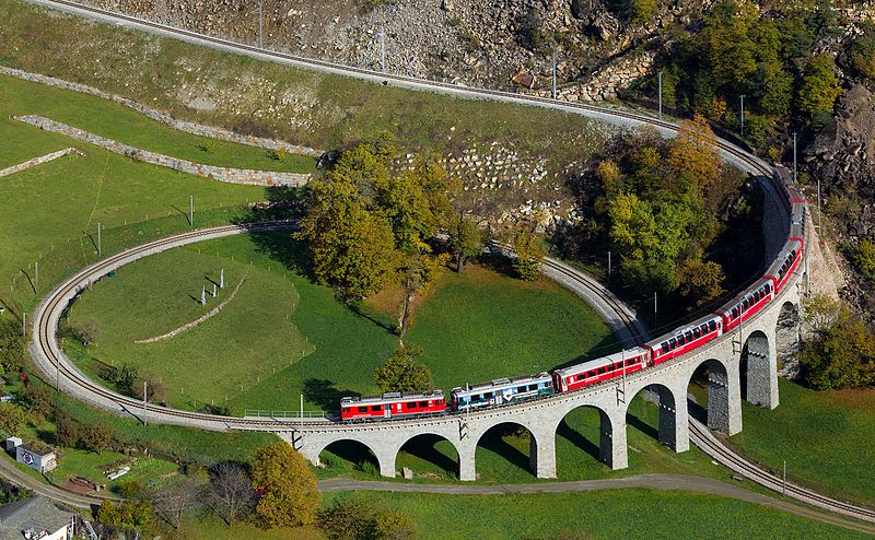 https://commons.wikimedia.org/wiki/File:RhB_ABe_4-4_III_Kreisviadukt_Brusio.jpg