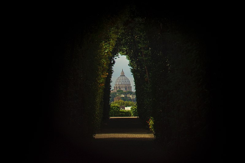 https://commons.wikimedia.org/wiki/File:Knights_of_Malta_Keyhole,_Aventine_Hill,_Rome_(Unsplash).jpg