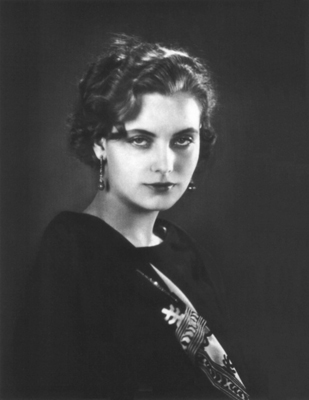 https://commons.wikimedia.org/wiki/File:Greta_Garbo08.jpg