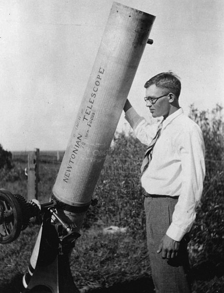https://commons.wikimedia.org/wiki/File:Clyde_W._Tombaugh.jpeg