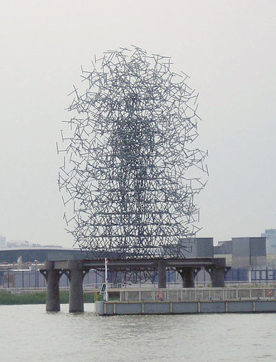 https://commons.wikimedia.org/wiki/File:Antony_Gormley_Quantum_Cloud_2000.jpg