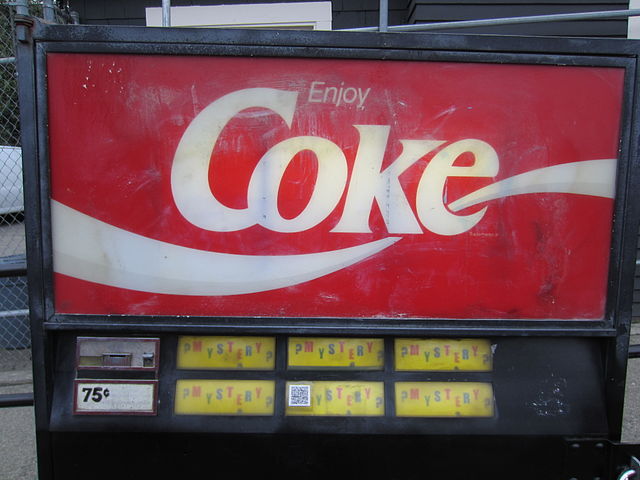 https://commons.wikimedia.org/wiki/File:Coke_machine_on_E._John_St._in_Capitol_Hill,_Seattle_(2014).JPG