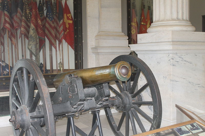 https://commons.wikimedia.org/wiki/File:Cannon_at_RI_State_House_in_Providence_IMG_3048.JPG