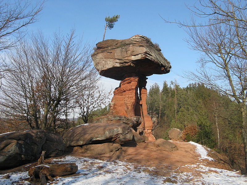 https://commons.wikimedia.org/wiki/File:Teufelstisch_Winter.JPG