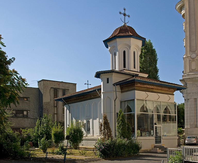 https://commons.wikimedia.org/wiki/File:Annunciation_Church_Bucharest.jpg