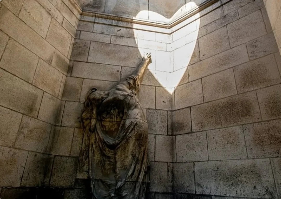 https://www.reddit.com/r/BeAmazed/comments/1igjigr/leonce_evrard_is_a_skilled_marble_worker_he_was/