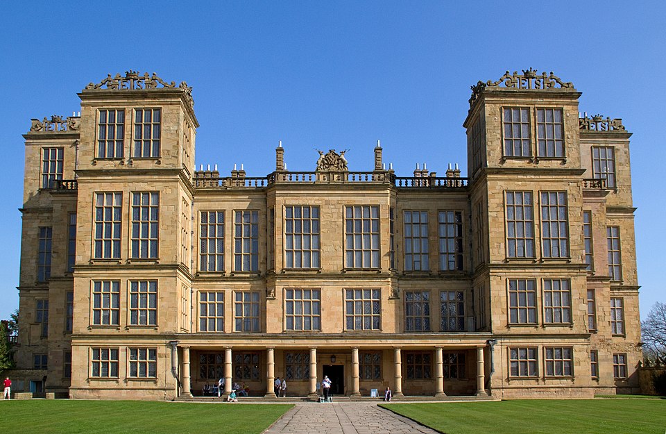 https://commons.wikimedia.org/wiki/File:Hardwick_Hall_3_(7027835143).jpg