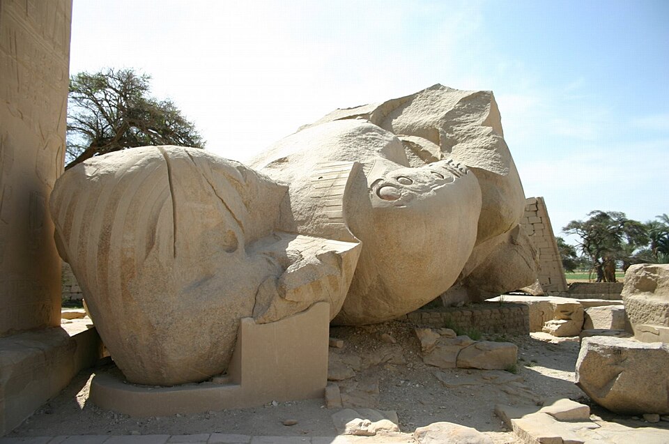 https://commons.wikimedia.org/wiki/File:S_F-E-CAMERON_EGYPT_2005_RAMASEUM_01294.JPG