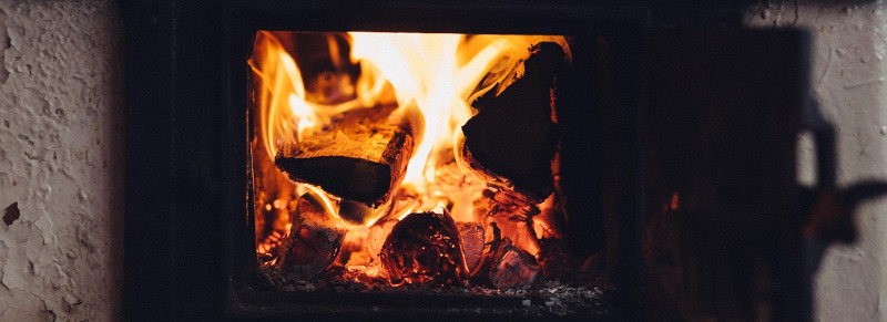 https://pixabay.com/photos/old-stove-hot-fire-flame-2568425/