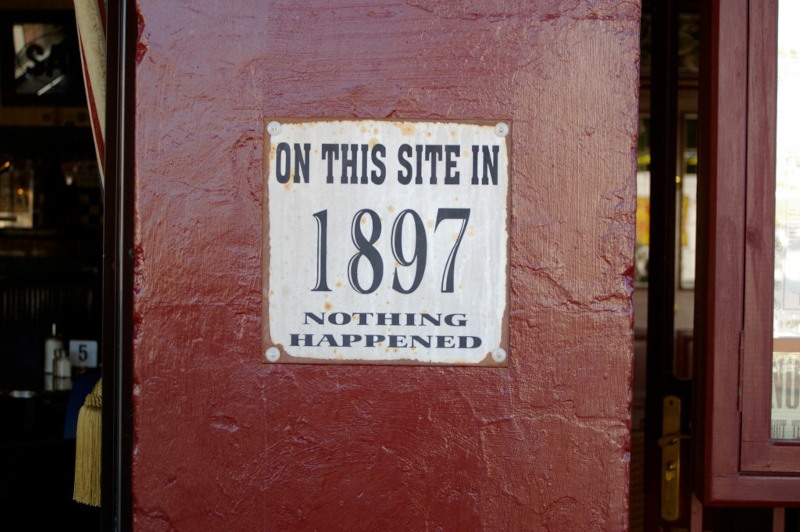 https://commons.wikimedia.org/wiki/File:On_this_site_in_1897_nothing_happened_(4525842700).jpg